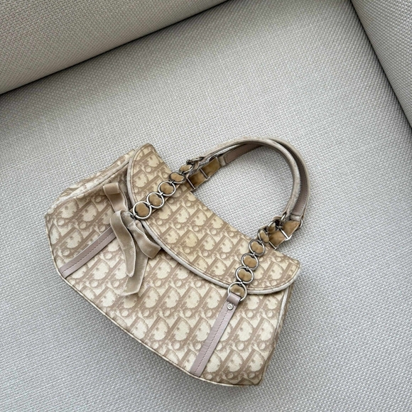 Dior Romantique Handbag - Picture 4 of 16